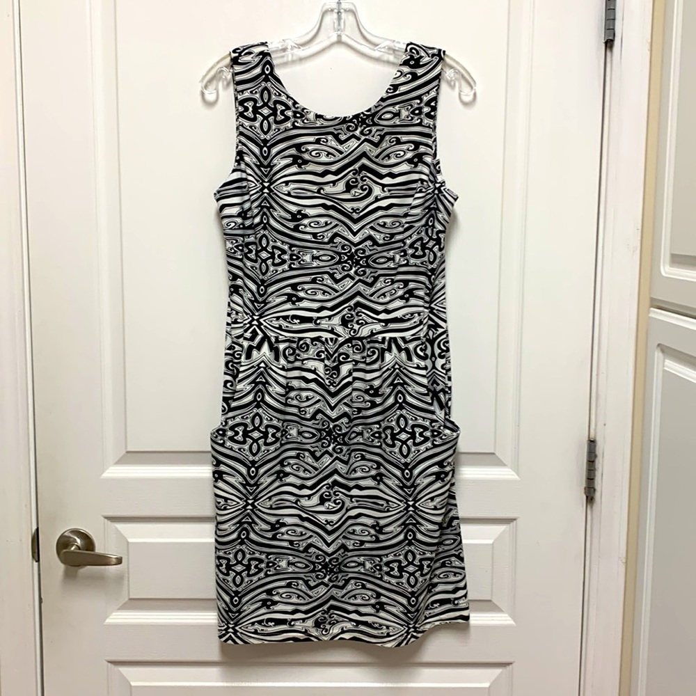 Jude Connally sleeveless black & white dress.